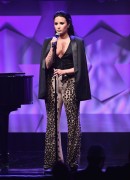 Деми Ловато (Demi Lovato) performing & accepting her Vanguard award at the GLAAD Media Awards in Los Angeles, show, 02.04.2016 (51xHQ) 844b88476561938