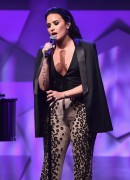 Деми Ловато (Demi Lovato) performing & accepting her Vanguard award at the GLAAD Media Awards in Los Angeles, show, 02.04.2016 (51xHQ) 84cc9b476561954