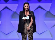 Деми Ловато (Demi Lovato) performing & accepting her Vanguard award at the GLAAD Media Awards in Los Angeles, show, 02.04.2016 (51xHQ) B9ba98476562494
